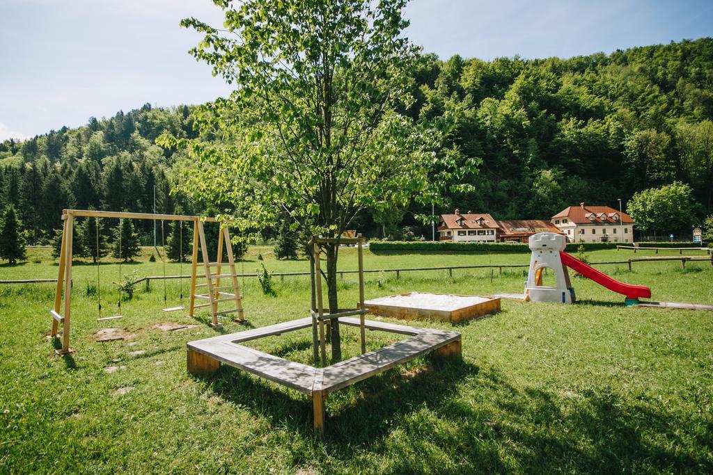 Pocitniska Hiska Pod Skalco Kamnik Exterior foto